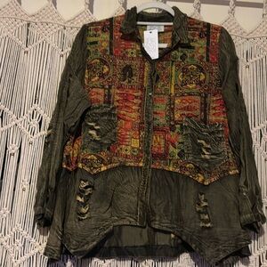 AQRL distressed top new with tag